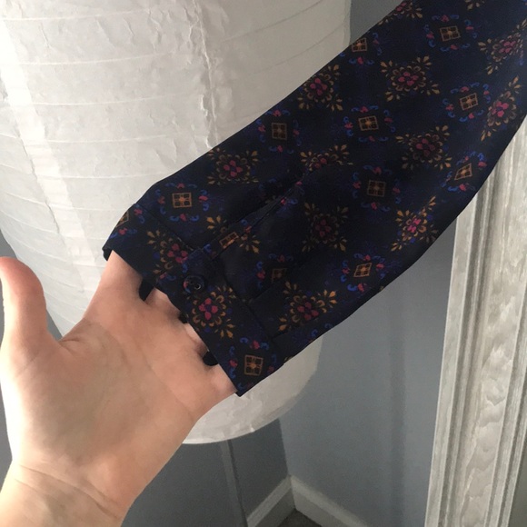 Blouse - Picture 2 of 5